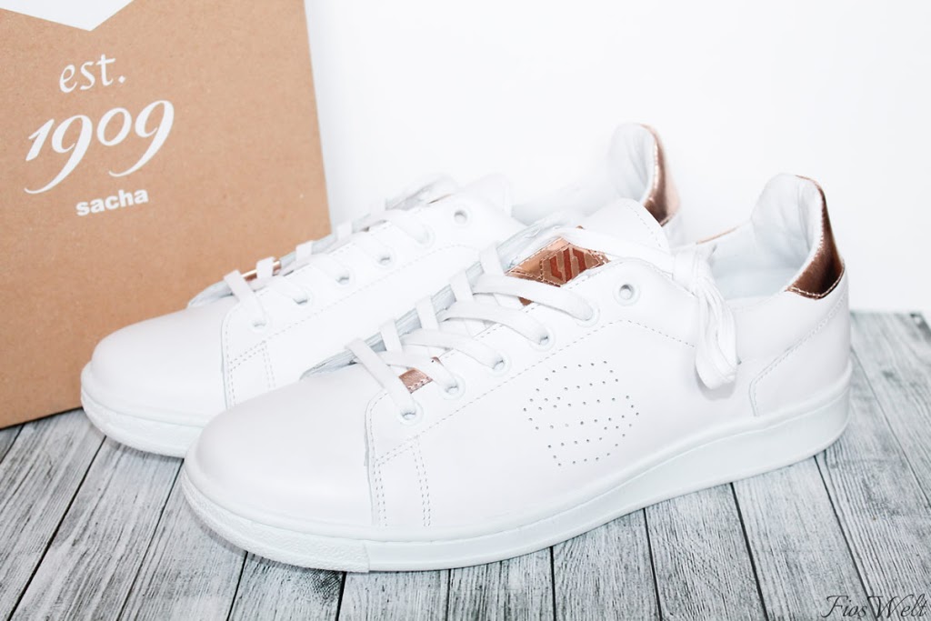 weißen Sneakers